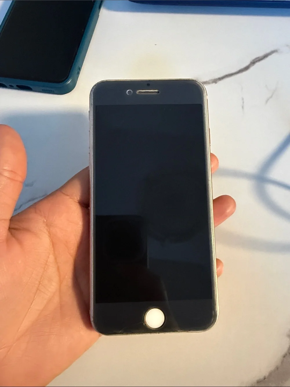 Apple iPhone Silver Front Panel with White Home Button iPhone 8 32gb  no good